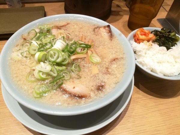 「中華そば+半ライス1000円」@たきちゃんラーメンの写真