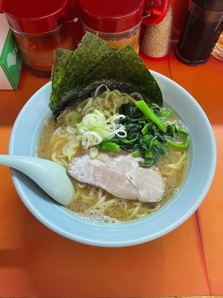「ラーメン　並(650円)太麺」@鹿島家 石川町店の写真