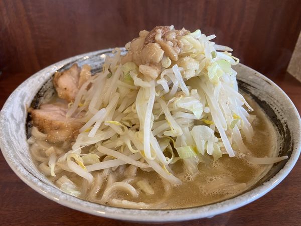 「しおラーメン（ ﾆﾝﾆｸ ﾔｻｲ  ｱﾌﾞﾗ）」@麺屋づかちゃん 港南台店の写真