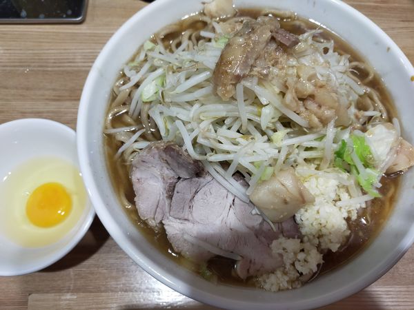 「国産豚ラーメン(600g)980円+生卵60円」@豚仙人  戸塚店の写真