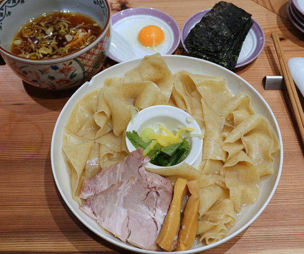 「ざるそば（平打ち）900円」@かね田の写真