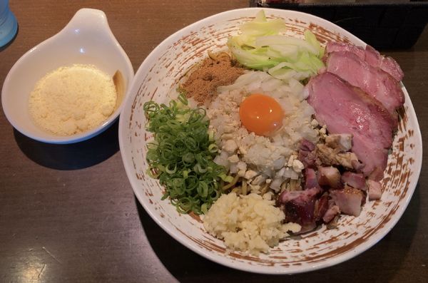 「黒どろまぜそば」@麺や 虎徹の写真