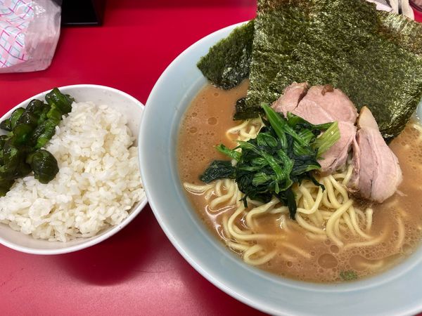 「ラーメン　中　850円」@横浜家系ラーメン おうじ家の写真