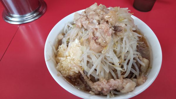 「麺半分750円にんにく、野菜、脂」@ラーメン二郎 茨城守谷店の写真
