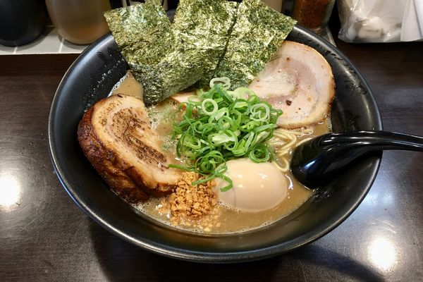 「全部入りラーメン 1,080円＋替玉 100円」@ラーメンくれはの写真