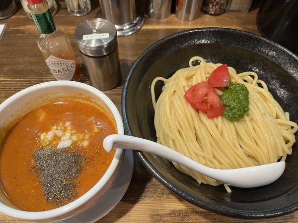 「トマトつけ麺（中盛り、茹で上がり550g）」@まる文の写真