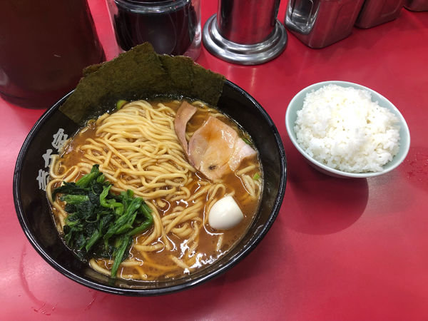 「ラーメン中 (800円)」@壱六家 上大岡店の写真