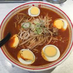 味噌卵麺(880円)