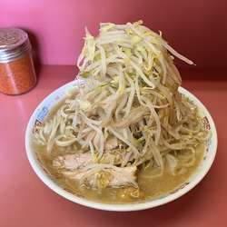 大ラーメン　ヤサイカラメ