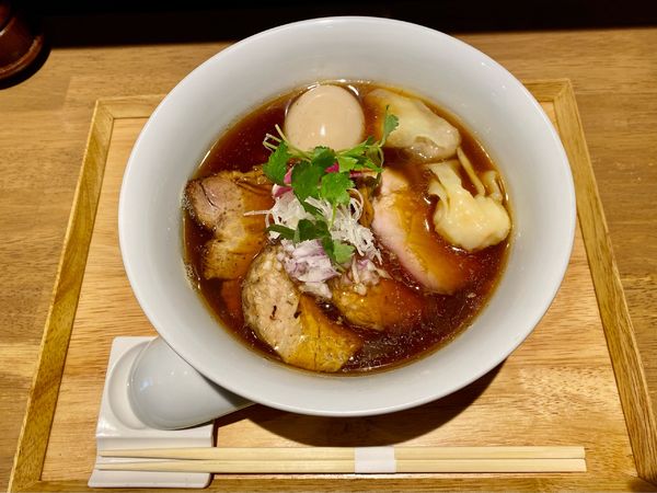 「特製醤油らーめん」@らぁ麺や 嶋の写真