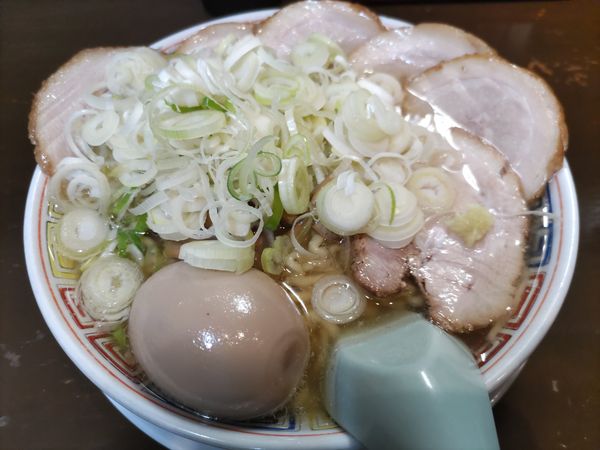 「塩中華そば·肉·ネギ増し·味玉·ごはん」@丸中華そばの写真