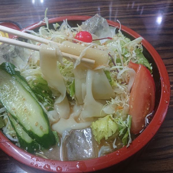 「生野菜冷やしラーメン850円」@手打ちラーメン 足利麺の写真