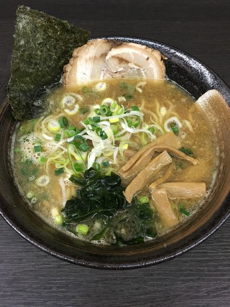 「らーめん(700円)」@ラーメン つけ麺 じゃじゃまる 環七店の写真