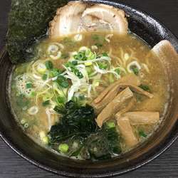 らーめん(700円)