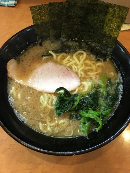 「ラーメン(700円)」@横浜らーめん 寿三家の写真