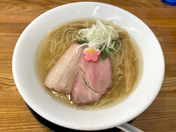 「白醤油そば 850円」@麺彩 こはねの写真
