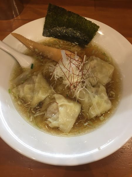 「ワンタン麺(800円)限定」@麺道我飯の写真