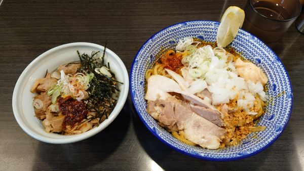 「【限定】冷やしカレーまぜそば 900円+辛煮豚丼 250円」@ラーメンつけ麺 奔放の写真