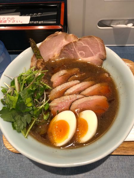 「極黒」@麺巧 潮の写真