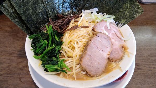 「ネギラーメン(麺硬め・味濃いめ)+海苔」@うまいヨ ゆうちゃんラーメンの写真