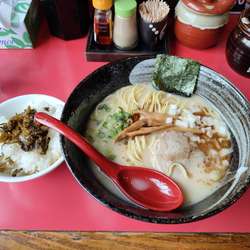 だいのじラーメン　半ライス