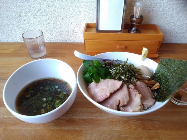 「特製甲州地鶏つけソバ1,200円」@湖麺屋 Reel Cafeの写真
