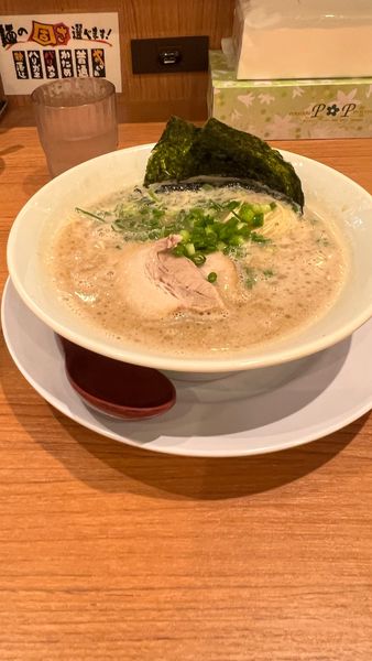 「博多豚骨ラーメン」@がっとん 多摩境店の写真