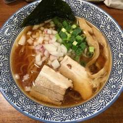 煮干し中華そば　醤油(750円)