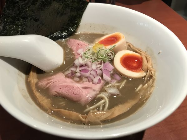 「濃厚煮干し蕎麦」@酒肴場 屯の写真