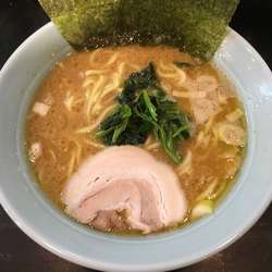 らーめん(680円)