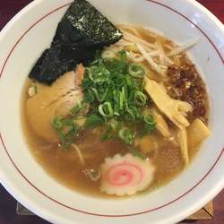 醤油らーめん(680円)