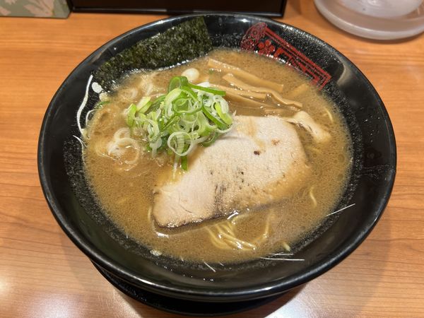 「濃厚中華そば」@金澤濃厚中華そば 神仙 東京ラーメンストリート店の写真