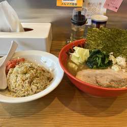 ヤバイラーメン並、プチチャーハン