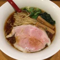 鶏油醤油らーめん(780円)