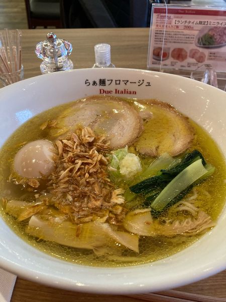 「黄金の塩ラーメン」@らぁ麺フロマージュ Due Italian 大阪谷町店の写真