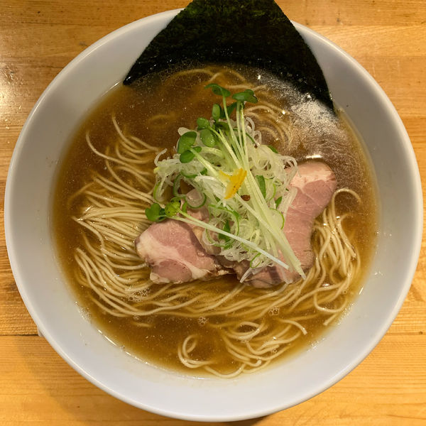 「煮干し中華 正油」@中華そば専門 めんやいただきの写真