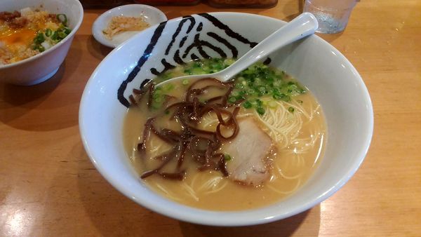 「博多ラーメン660円」@然屋 草加店の写真
