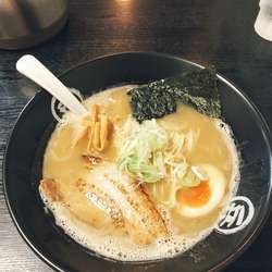 豚骨ラーメン