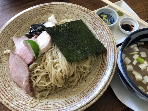 「昆布水つけ麺大盛1000円+100円」@中華そば 燕屋商店の写真