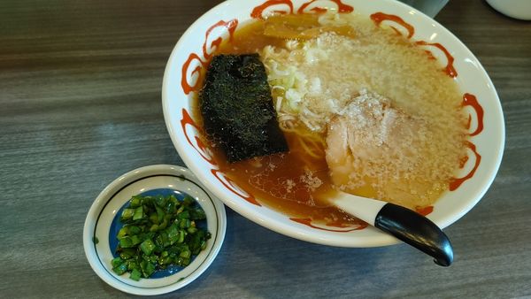 「黄昏そば　背脂　ニラ醤油　トッピング」@麺屋 黄昏の写真