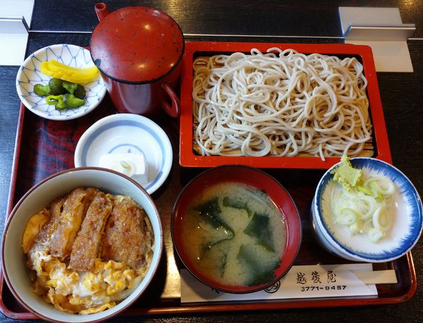 「かつ丼・もりセット(900円)」@そば処 越後屋の写真