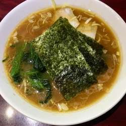 とんこつ醤油ラーメン(650円)