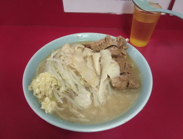 「ラーメン豚入り」@ラーメン二郎 新宿歌舞伎町店の写真