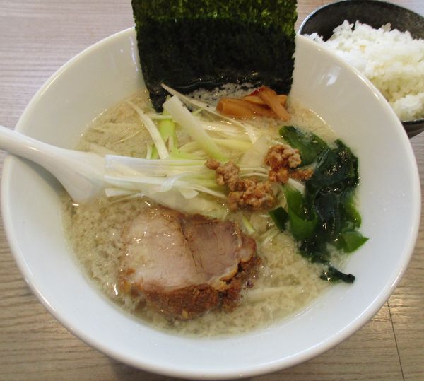 「コッテリの塩らー麺　850円」@コッテリの塩らー麺専門店 MANNISH 日暮里店の写真