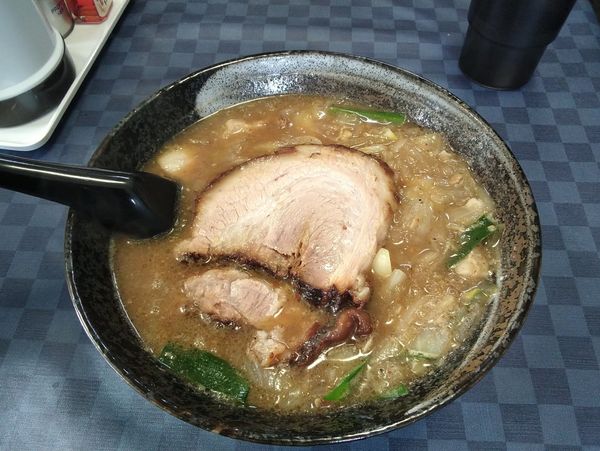 「にんにく醤油ラーメン900円」@麺処 らふてるの写真