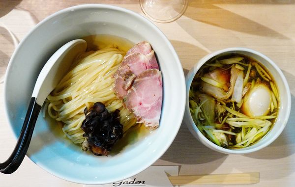 「【夏限定】黒舞茸と近江黒鷄の昆布水つけ麺＋味玉＋生ビール」@柳麺 呉田-goden-の写真