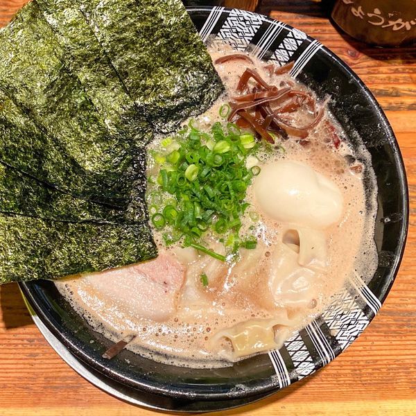 「特製ラーメン ¥1,100」@博多一双 博多駅東本店の写真