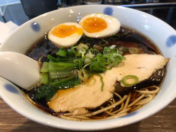 「醤油ラーメン味玉」@らぁめん紺屋の写真