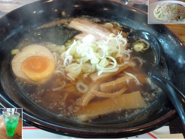 「Dセット（醤油ラーメン半チャーハン）８８０円」@ラーメン中華居酒屋 たまちゃん 東岩槻店の写真
