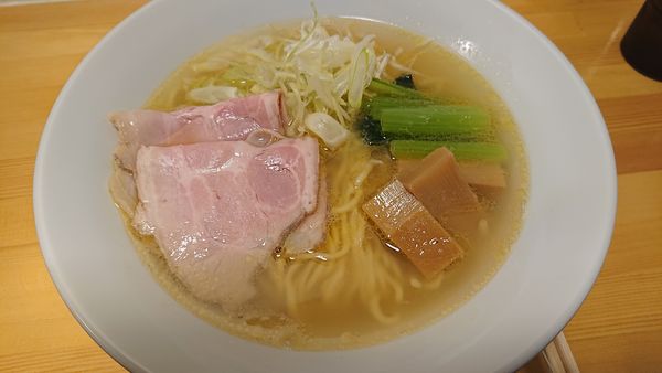 「塩らぁめん(中太ちぢれ麺)+大盛」@らぁめん篠﨑の写真